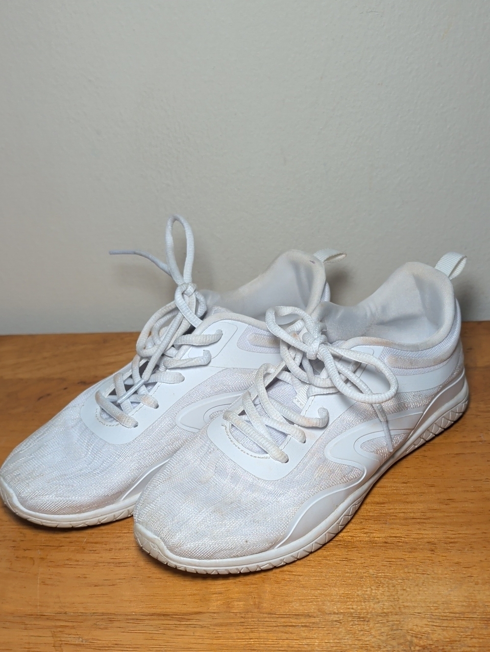 BCG Women's Cheer Layout 2.0 Shoes All White Sneakers Women's Size 6B
